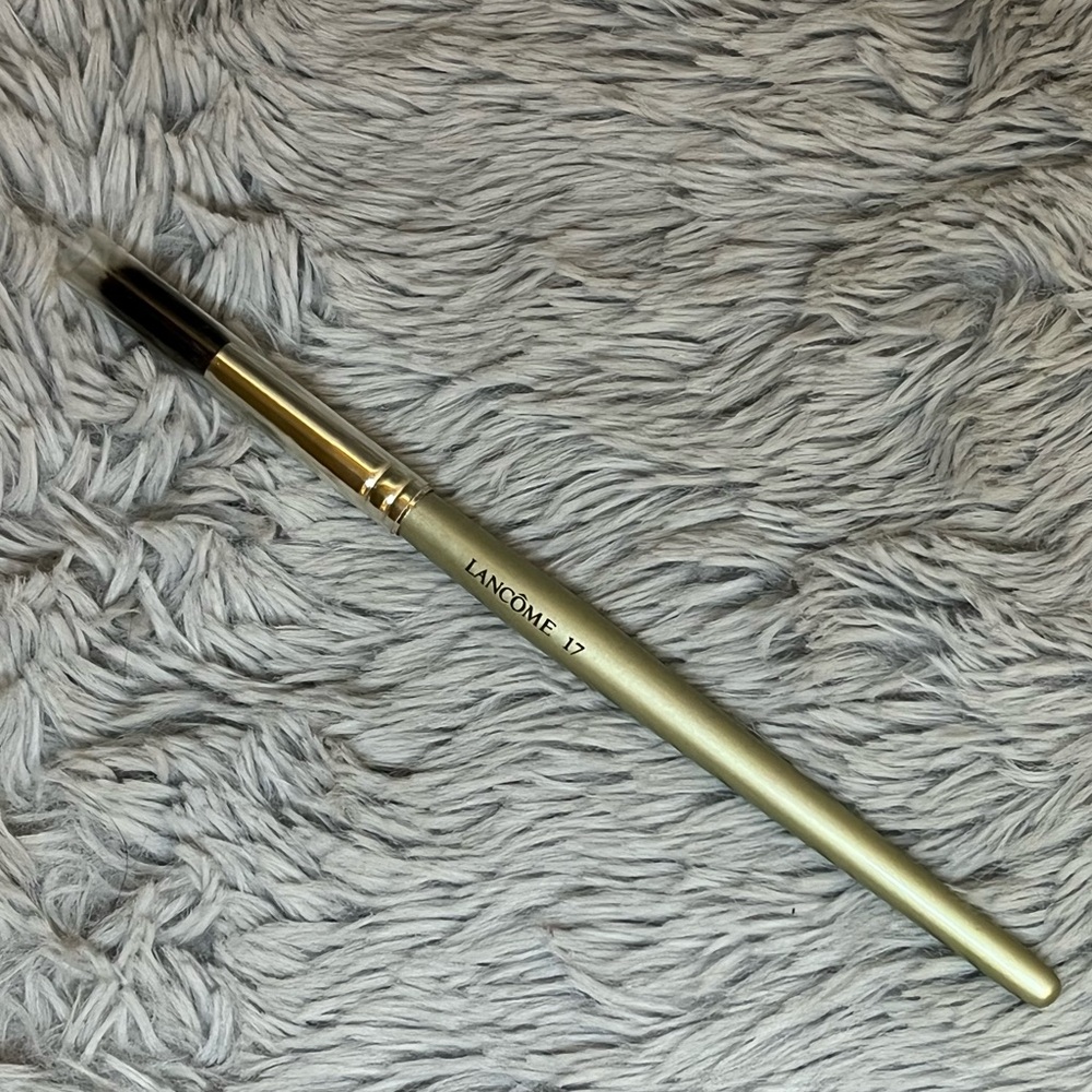 Lancôme #17 Blending Eyeshadow Brush, Silver Handle